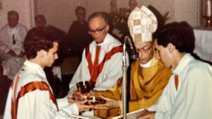 Em 19 de junho de 1982 Robert Prevost era ordenado sacerdote
