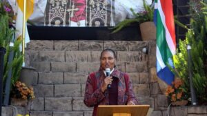 Ministra sul-africana apela à humanidade e ao Ubuntu perante tensões sobre migração