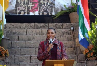 Ministra sul-africana apela à humanidade e ao Ubuntu perante tensões sobre migração
