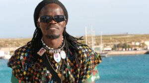 Em Lampedusa, a história de Seck: de contrabandista de migrantes a mediador cultural