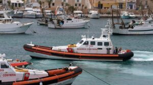 Lampedusa: a Guarda Costeira relata sobre o resgate de migrantes no mar
