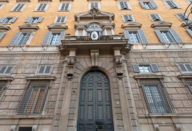 Padres e leigos lefebvrianos: o procedimento para o retorno à comunhão católica