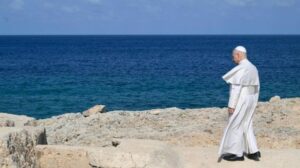 Leão XIV em Lampedusa, gesto que ecoa além do Mediterrâneo