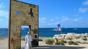 Papa leva esperança a Lampedusa e visita monumento a migrantes