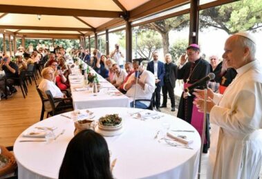 Leão XIV almoça com 200 pessoas carentes da diocese de Roma no próximo sábado