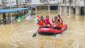 China: pelo menos 15 mortos e 48 mil pessoas evacuadas devido às chuvas e inundações