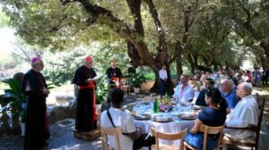 À mesa com os últimos: no encontro com o outro revela-se o rosto do Evangelho