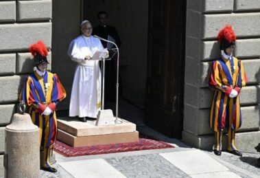 Papa: que os ventos da guerra não apaguem a chama da esperança e da paz