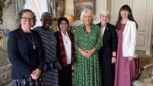 Religiosas católicas voltam a encontrar-se com rainha Camilla