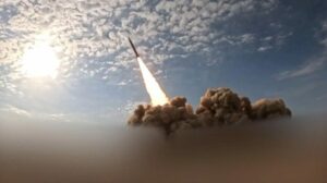 Conflito EUA-Irã: Teerã alerta houthis para que estejam prontos para oferecer apoio