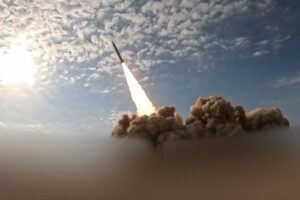 Conflito EUA-Irã: Teerã alerta houthis para que estejam prontos para oferecer apoio