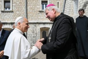 Papa Leão em Montecassino como peregrino da paz, assim como seus predecessores