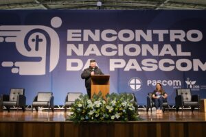 Padre Josileudo abre circuito de conferências do segundo dia do 9º Encontro Nacional da Pascom