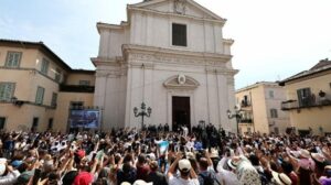 O Papa: missas de agosto em Assis, Rimini e duas vezes em Castel Gandolfo
