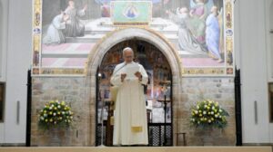 Missa, encontro com os jovens e os franciscanos no programa do Papa em Assis