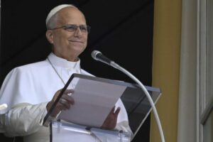 O Papa: no deserto da guerra e da arrogância redescobrir a lógica da partilha e da caridade