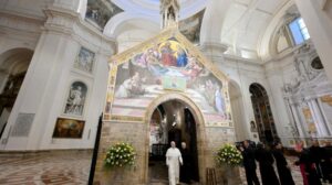 Assis aguarda Leão: o Papa encoraja os jovens a sonharem com “coisas grandes”
