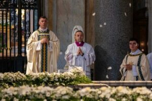 Santa Maria Maior, Makrickas: a graça de Deus continua caindo sobre o mundo