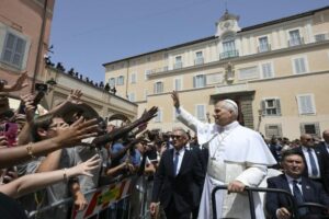 Castel Gandolfo: missas e procissão fluvial em agosto com participação do Papa