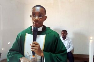 Padre Cornélio Raul: “perante sofrimentos e dificuldades manter confiança em Deus”