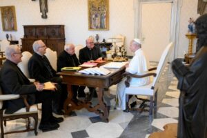 O convite dos bispos da França para rezar pela viagem do Papa ao país