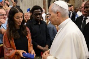 Leão XIV: santificar o domingo e participar da missa na igreja, não apenas de forma on-line