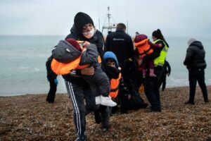 Papa: o clamor dos menores migrantes chega a Deus, não podemos ficar indiferentes
