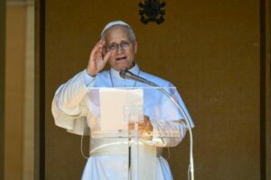 Angelus: Papa confia a Maria todos os povos necessitados de consolação
