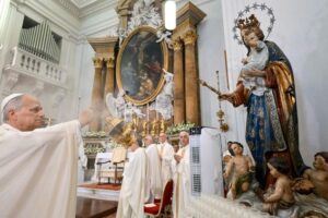 Papa: o amor é o mais belo ornamento do ser humano