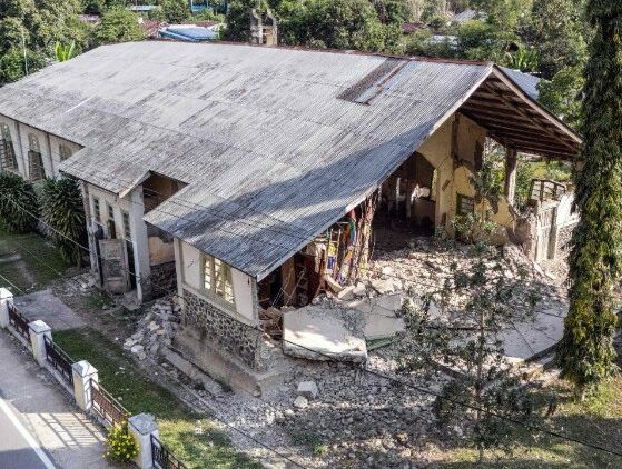 Bispo na Indonésia: “Deus trará um novo amanhecer na escuridão do terremoto”
