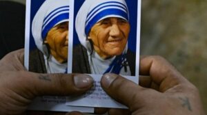 Os 98 anos do “sim” a Deus de Madre Teresa:  de Letnica à missão de amor no mundo