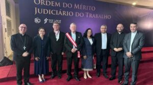 Cardeal Spengler recebe reconhecimento no Brasil pelos serviços à sociedade
