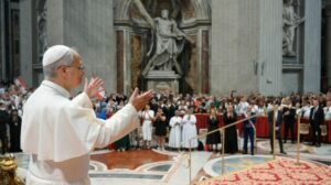Papa: na liturgia, a música não é decoração, cantar e tocar significa rezar