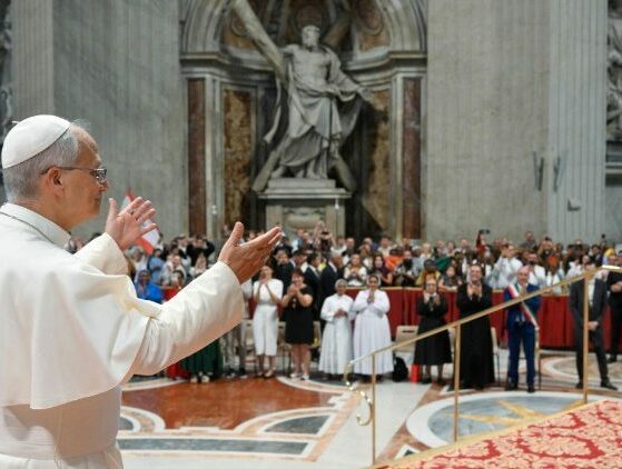 Papa: na liturgia, a música não é decoração, cantar e tocar significa rezar