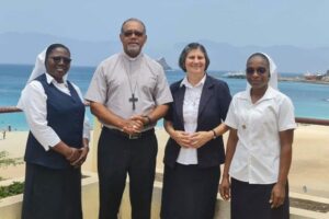 Superiora Geral do Instituto JMJ em visita canónica a Cabo Verde