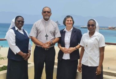 Superiora Geral do Instituto JMJ em visita canónica a Cabo Verde