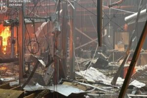 Seis crianças entre as vítimas de ataque russo contra centro comercial em Kryvyi Rih