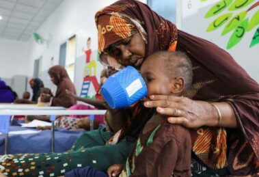 Somália: fechamento de estruturas de saúde e nutrição agrava crise para crianças