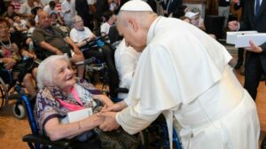 O abraço do Papa a pobres e doentes de Rimini: “deixemo-nos curar por Jesus”