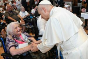 O abraço do Papa a pobres e doentes de Rimini: “deixemo-nos curar por Jesus”