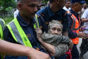 Inundações devastadoras entre Tibete e Nepal deixam 95 mortos e centenas de desaparecidos