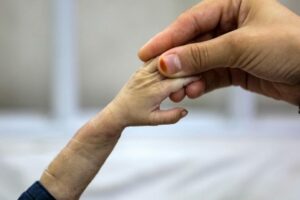 Afeganistão: um milhão de crianças sofre de desnutrição aguda grave