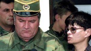 Morreu Ratko Mladic, condenado por genocídio pelo massacre de Srebrenica