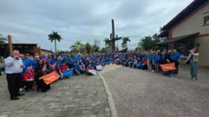 Cardeal Spengler com 320 romeiros peregrinam ao Santuário de Aparecida