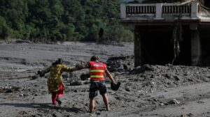 Cáritas Nepal: situação é difícil, mas Igreja trabalha para ajudar as pessoas