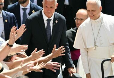 Angelus: onde termina a nossa lógica, começa a confiança. Pedro e a difícil aprendizagem da fé