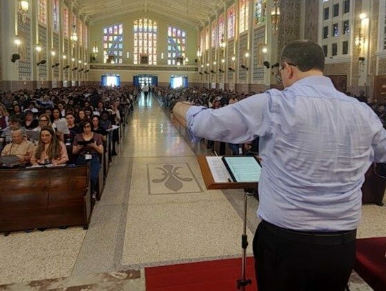 Campinas/SP: encontro histórico da música litúrgica no Brasil com mons. Frisina