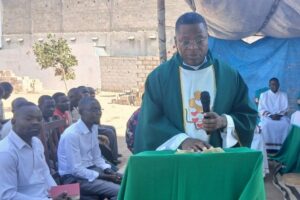 Moçambique – P. Abel Baptista exorta os cristãos  à resiliêcia