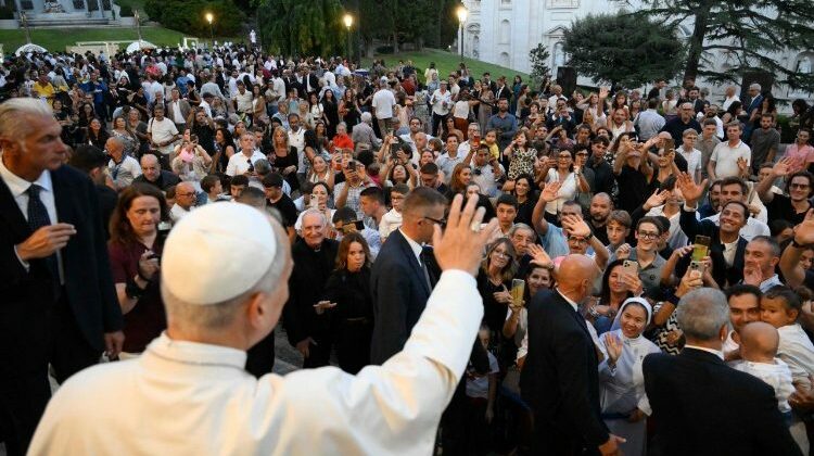 O Papa às famílias no Vaticano: “Vocês são um grande milagre, doam a vida pelos outros”