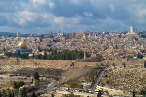 Às tuas portas, Jerusalém